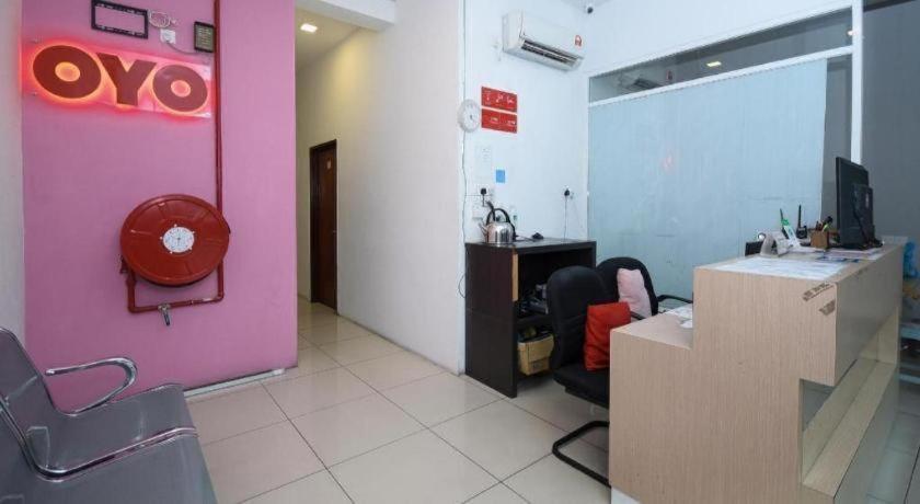 Oyo 1111 Harmony Stay Miri Exterior photo